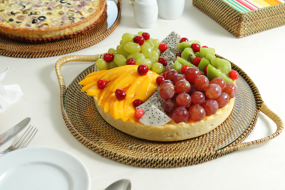 Round Serving Tray with Glass